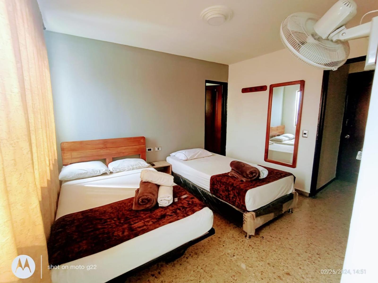 Hotel Medellin Kapital Eksteriør bilde